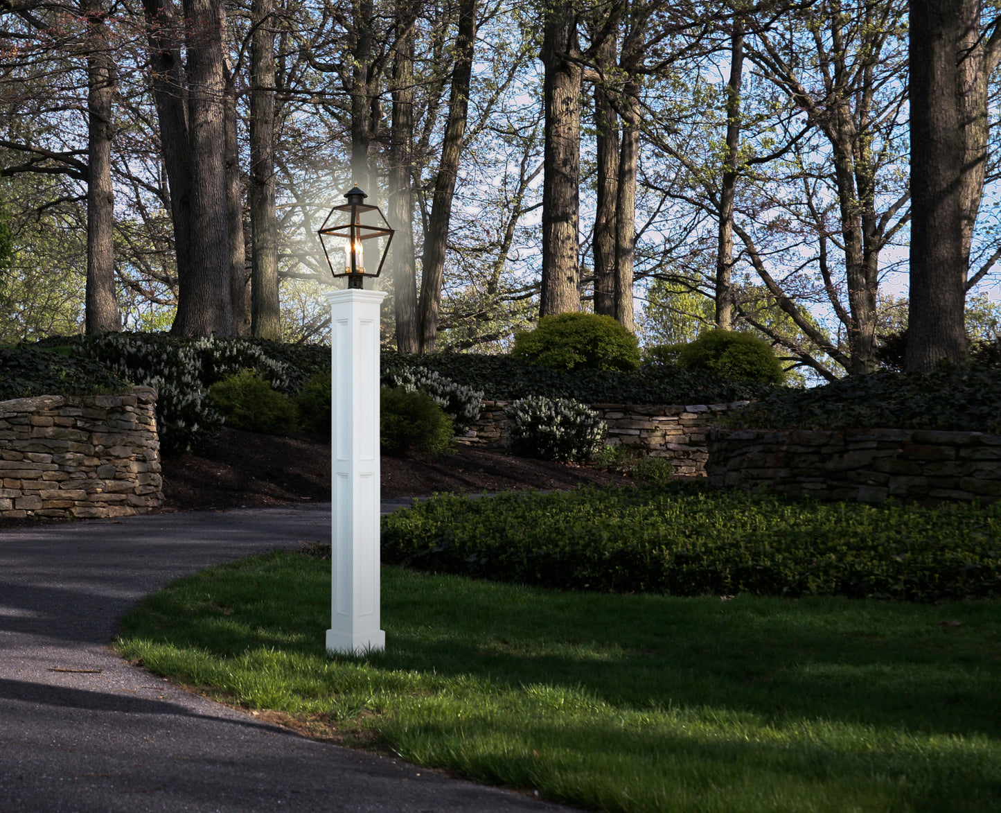 Concord Lantern Post