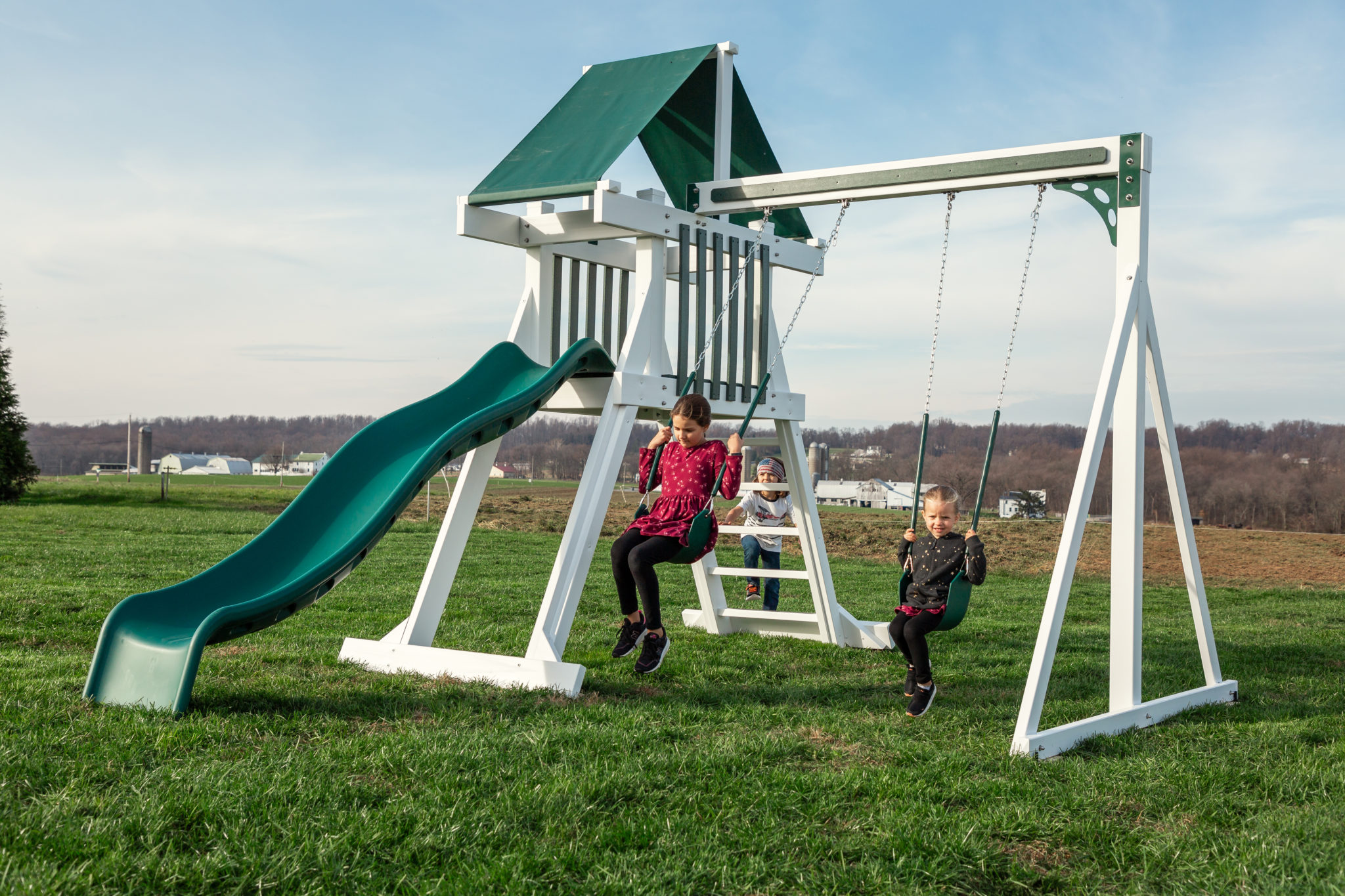 Pluto Compact Vinyl Playset with Soft Grip Chains YardCraft